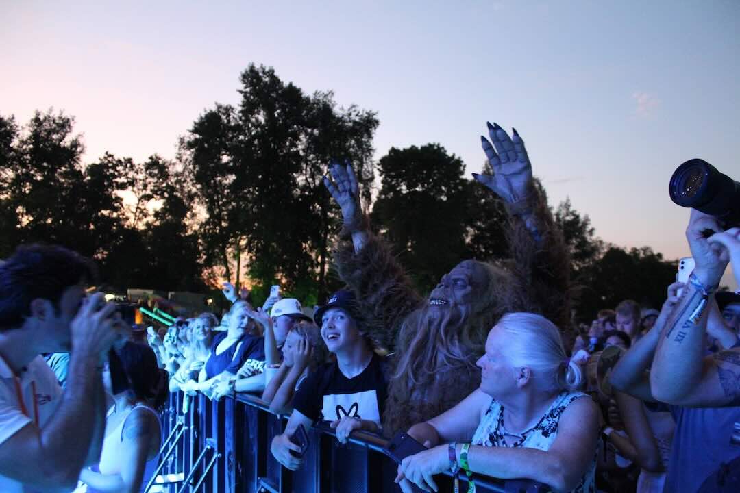 ROMP Festival 2024_Bigfoot in Crowd_photog_LauraRay ROMP Festival 2024_Lillie Mae_photog_LauraRay