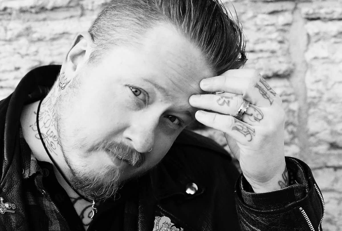 Jared McCloud - Close up - photo by Taylor James Donskey Jared McCloud - New album: VACANCY